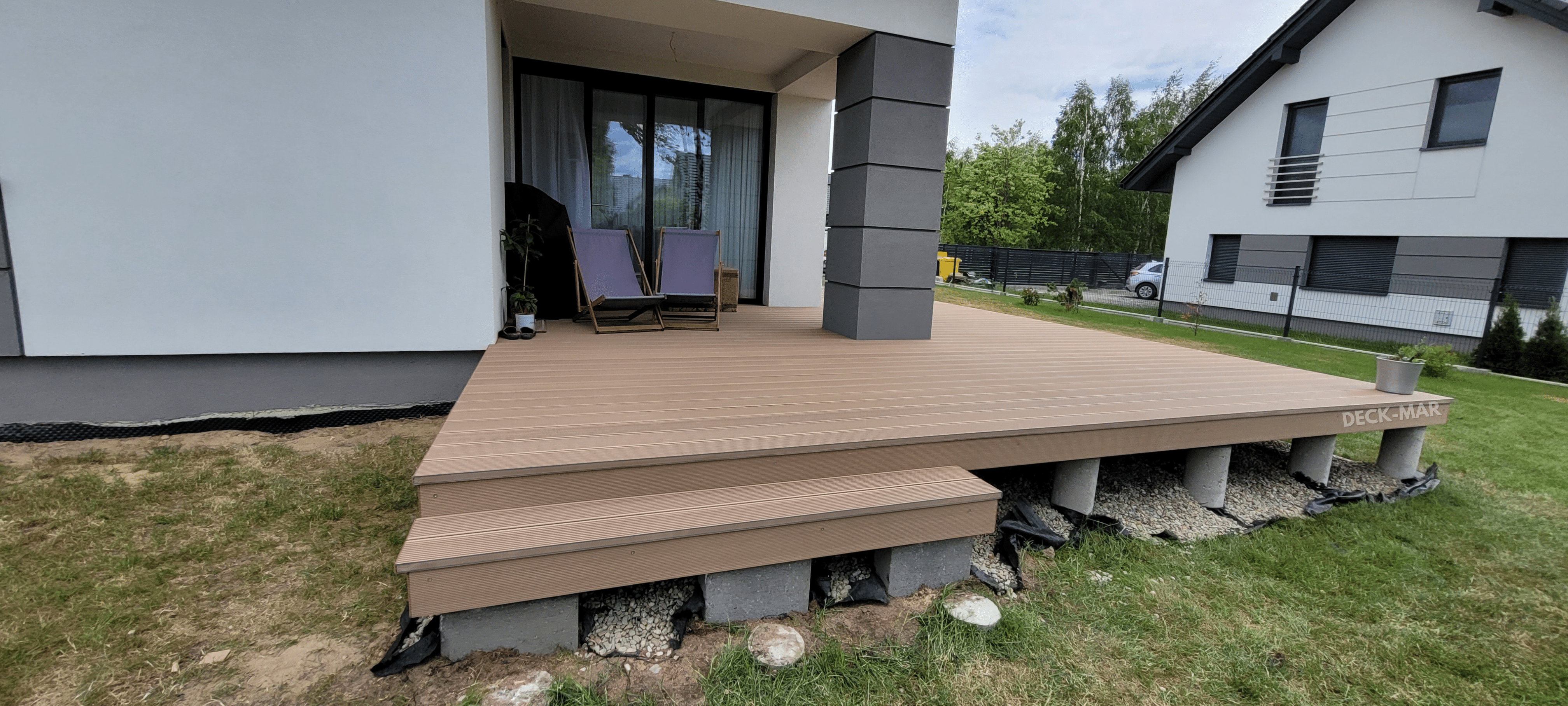 Jak wykonuje się tarasy z drewna?