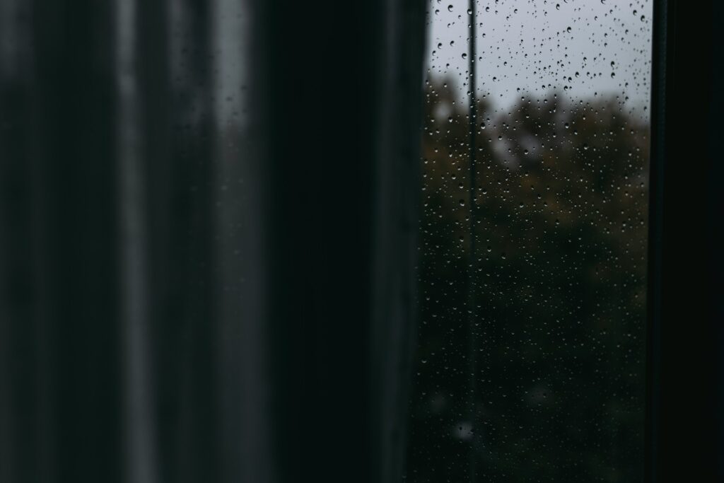 Jak zabezpieczyć taras drewniany przed wodą?